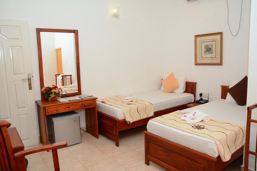 Jkab Park Hotel Trincomalee Extérieur photo