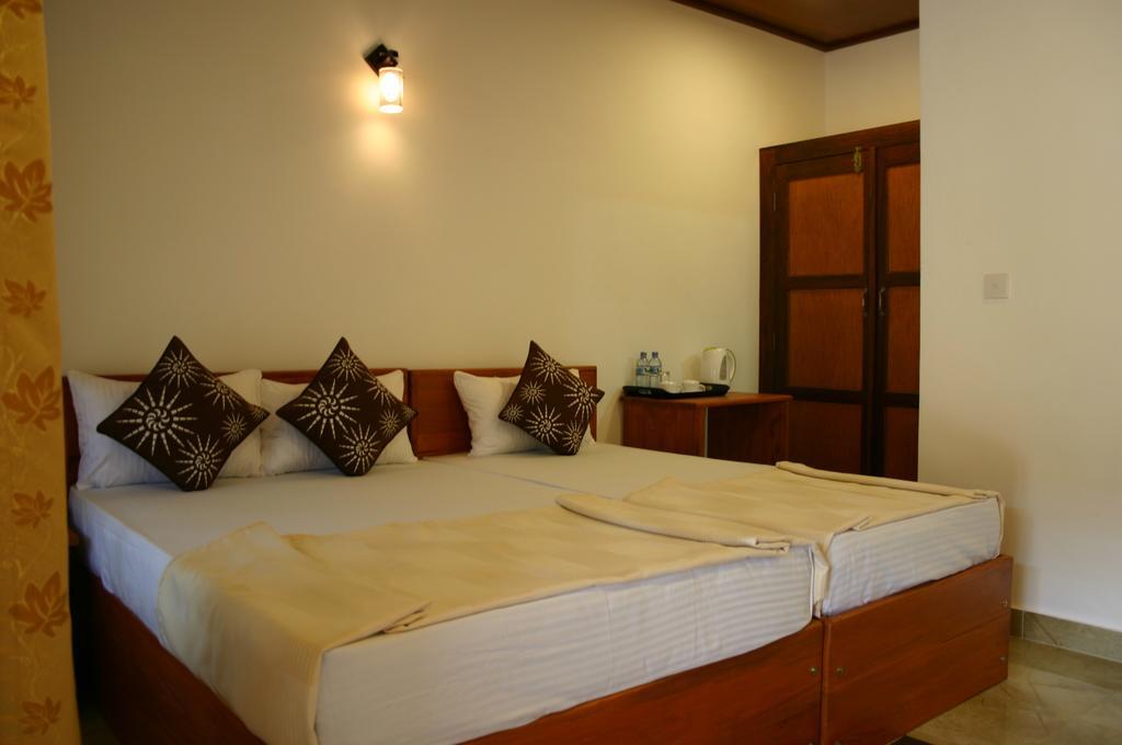 Jkab Park Hotel Trincomalee Extérieur photo