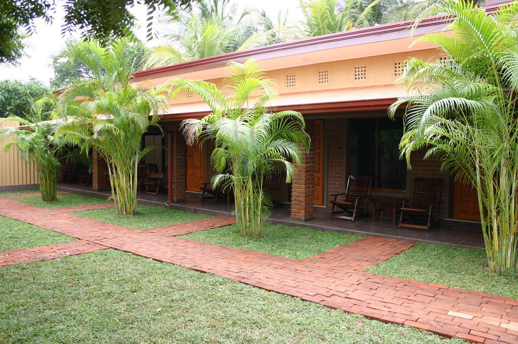 Jkab Park Hotel Trincomalee Extérieur photo
